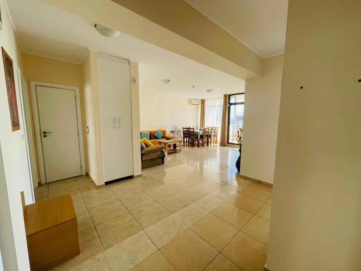 Dolce Vita Sea View Apartment Sveti Vlas Bagian luar foto