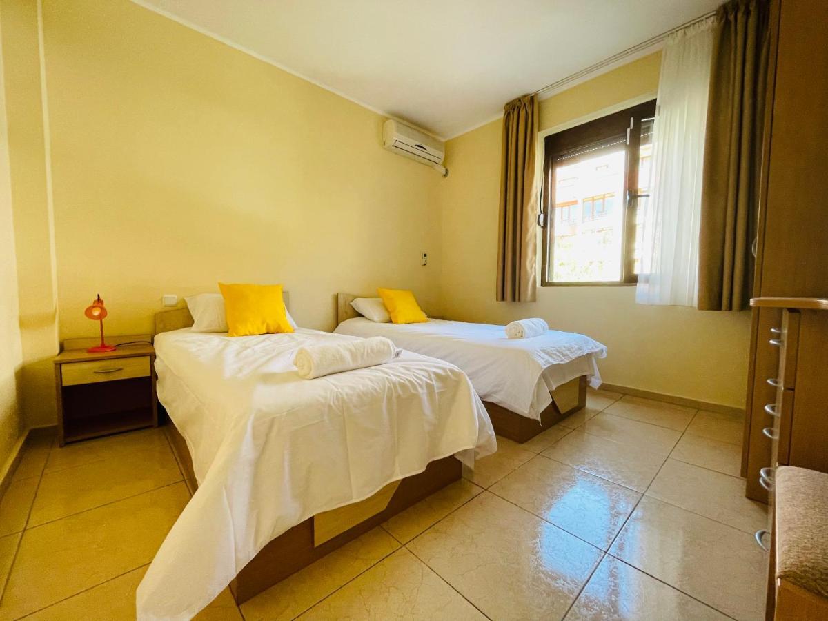 Dolce Vita Sea View Apartment Sveti Vlas Bagian luar foto