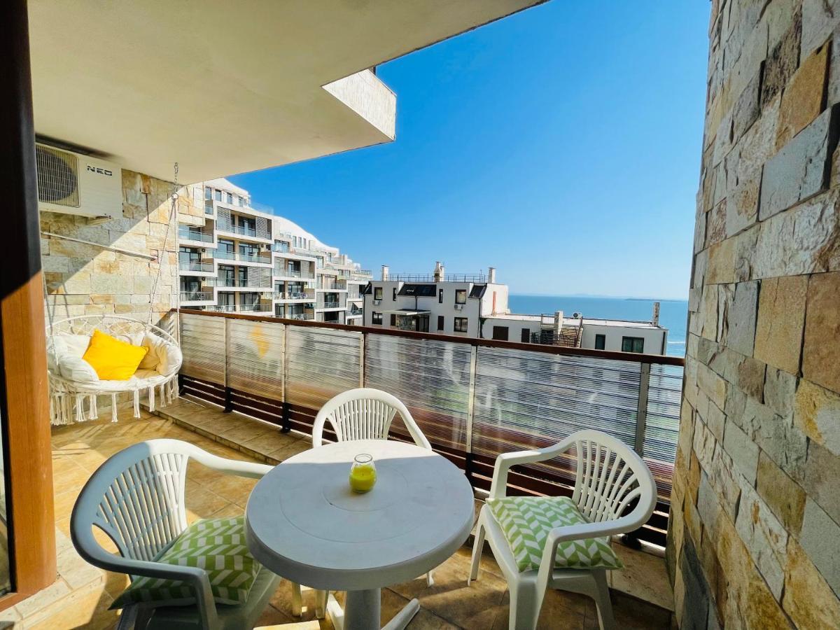 Dolce Vita Sea View Apartment Sveti Vlas Bagian luar foto