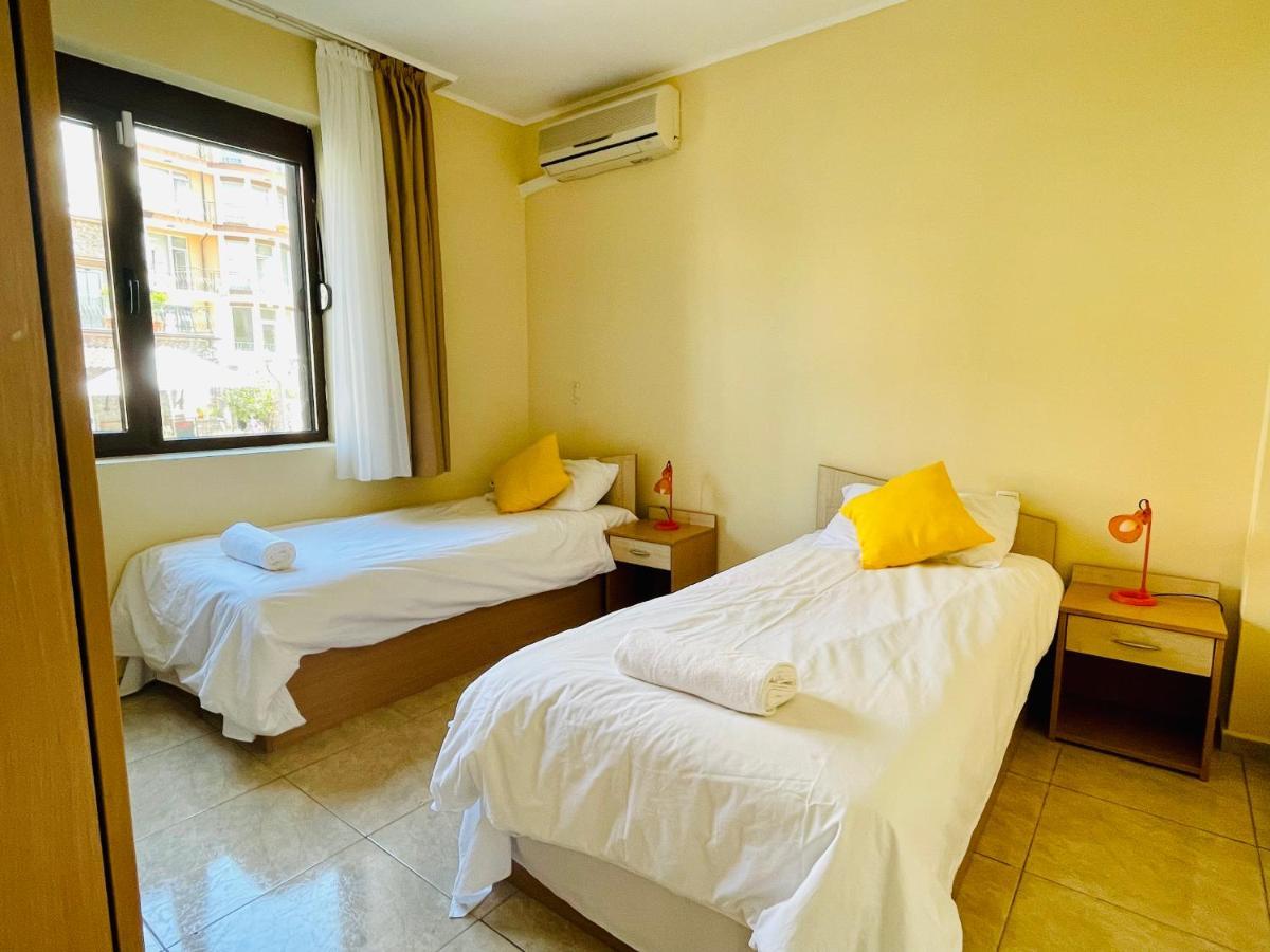 Dolce Vita Sea View Apartment Sveti Vlas Bagian luar foto